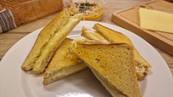 Amerikanisches Käsesandwich Zubereitung in der Heißluftfritteuse