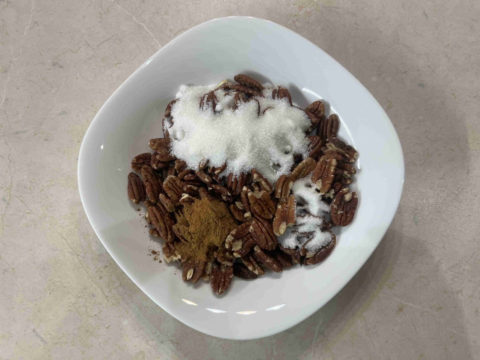 Geröstete Pekannüsse im Airfryer - Meine Heißluftfritteuse