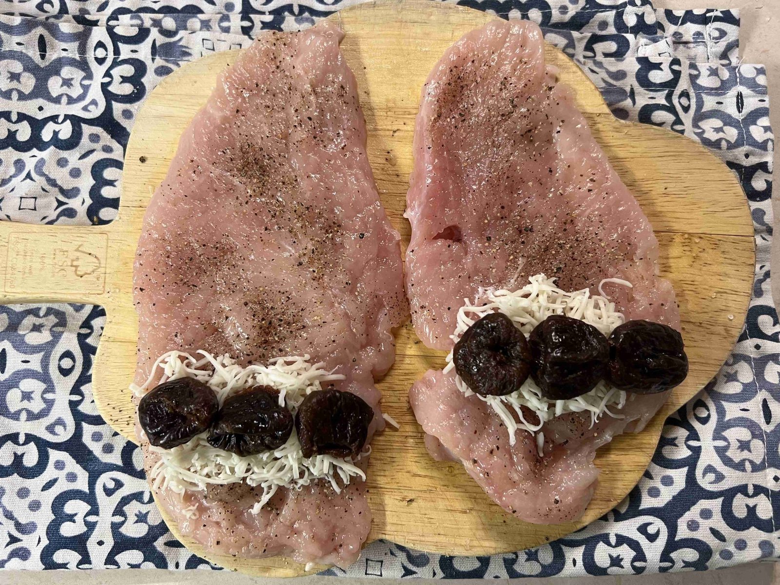 Pflaumen gefüllte käsige Hähnchenbrust im Airfryer - Meine ...