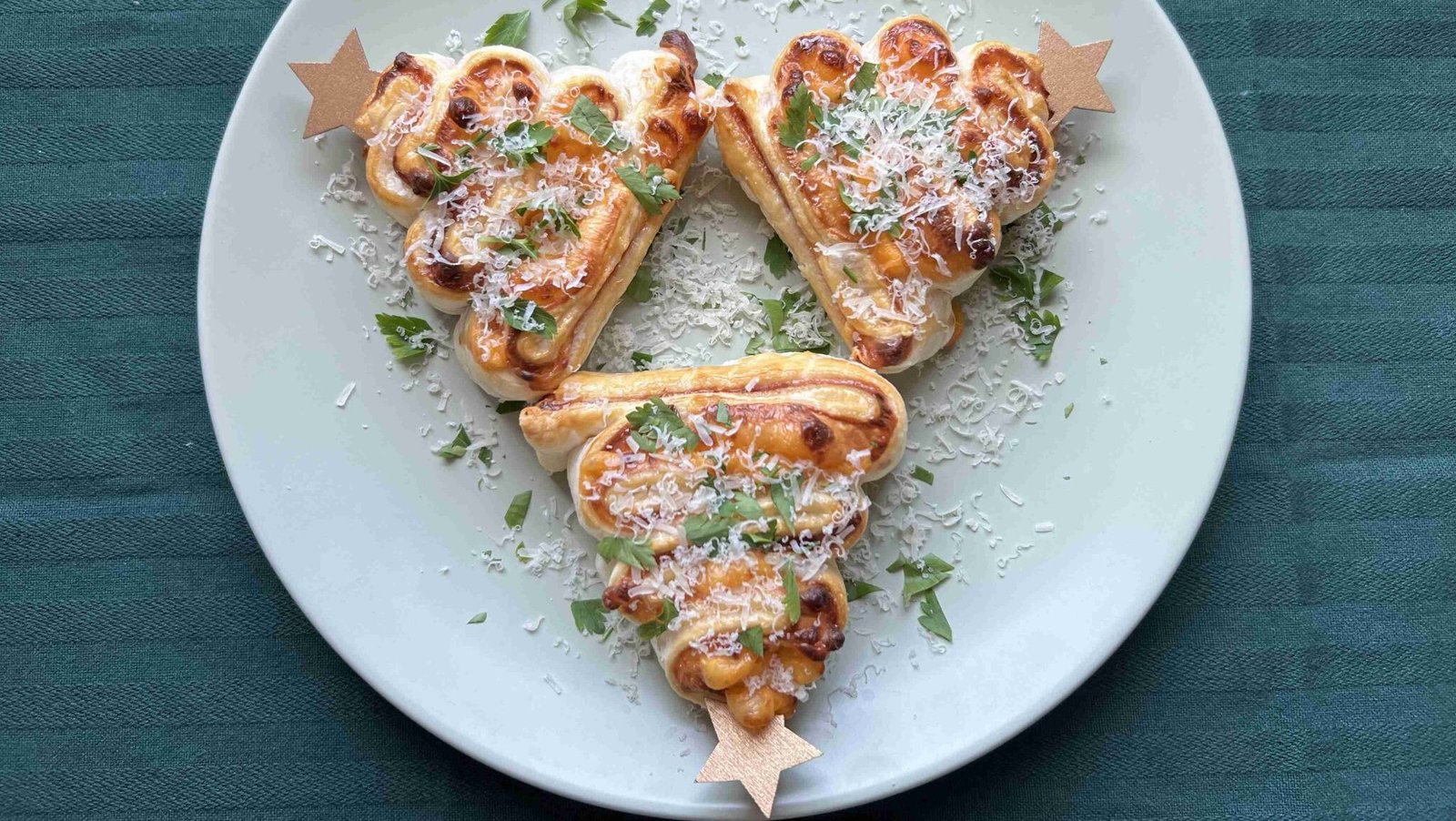 Weihnachtsbaum mit Schinken und Käse im Airfryer