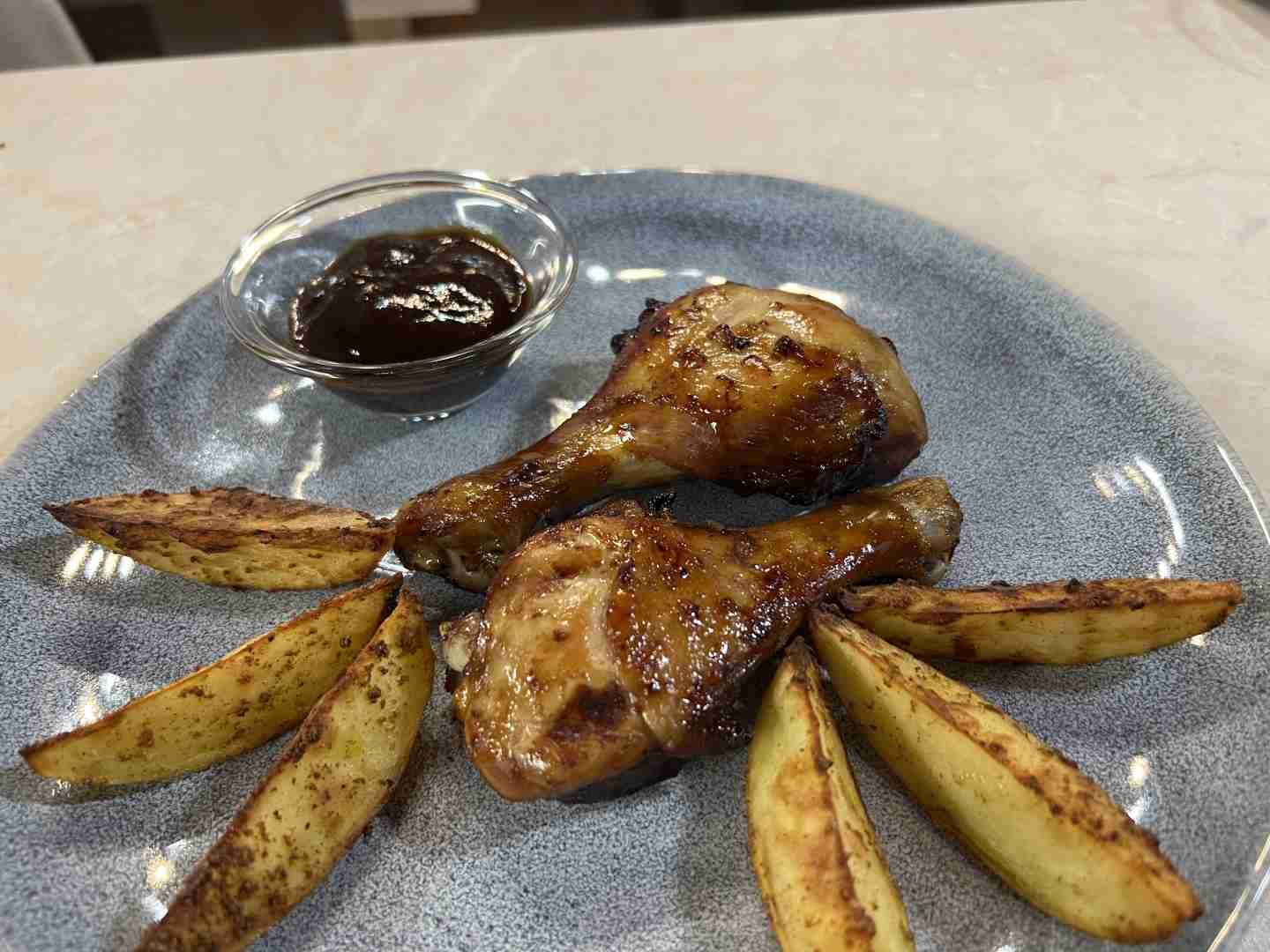 BBQ-Hähnchenschenkel im Airfryer