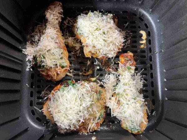 Hähnchenschenkel mit Parmesan im Airfryer