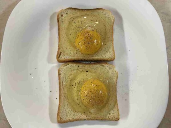 Toastbrot mit Ei im Airfryer