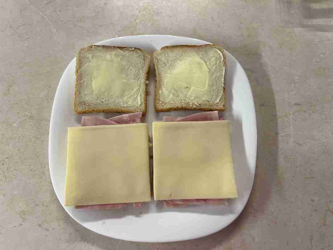 Schinken-Käse-Sandwich im Airfryer - Meine Heißluftfritteuse